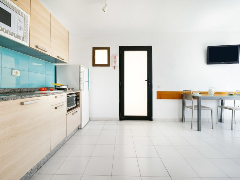 URA HOTELS ROSLARA