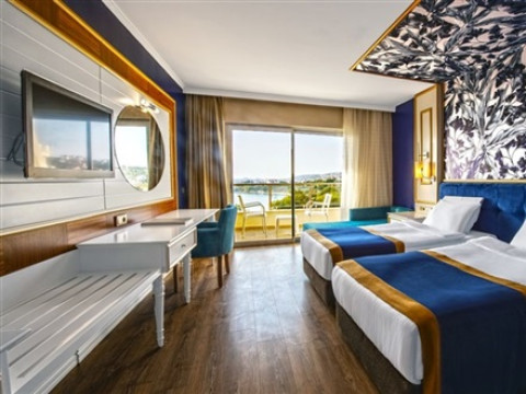 UTOPIA BEACH CLUB