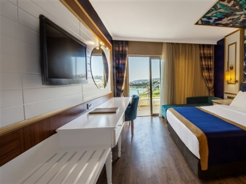 UTOPIA BEACH CLUB