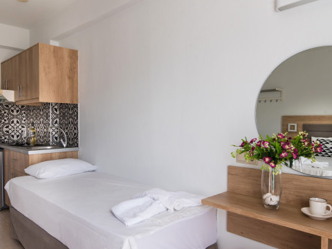 VAGELIS COMFORT APARTMENTS AND STUDIOS