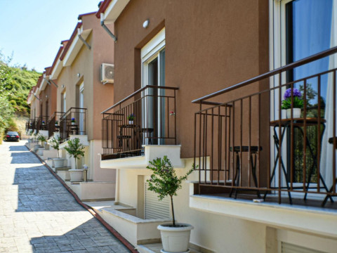 Valery Apartments