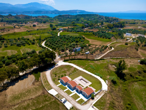 VALLIANOS D VILLAS