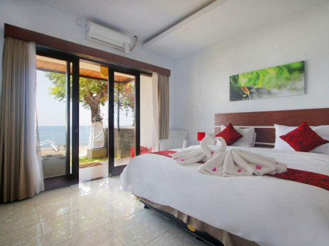 Valomia Beach Front
