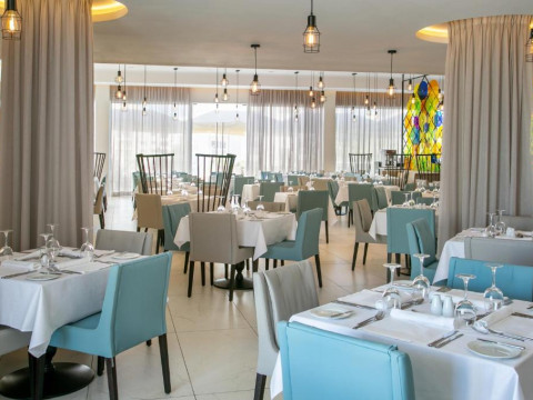 Vangelis Hotel and Suites