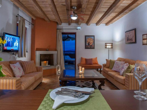 Varos Village Hotel & Traditional Residences