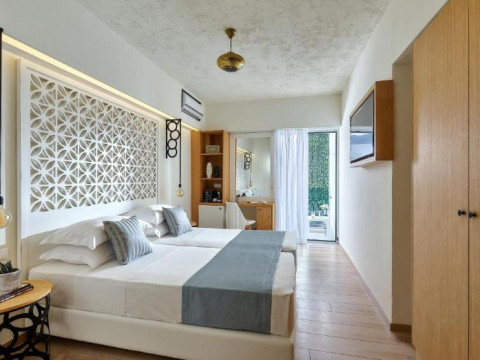 VASIA BOULEVARD BOUTIQUE HOTEL