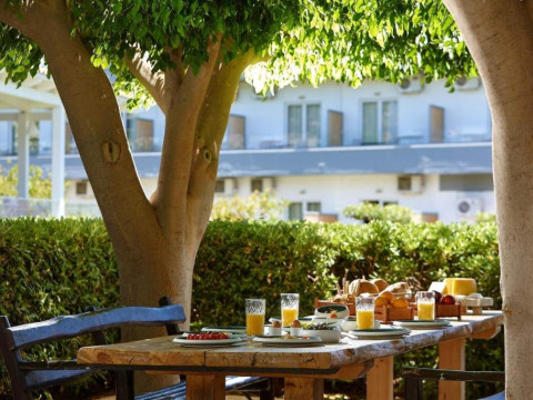 Vasia Ormos Hotel