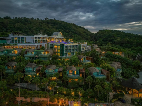 Crest Resort & Pool Villas Phuket