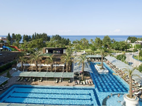 Crystal De Luxe Resort