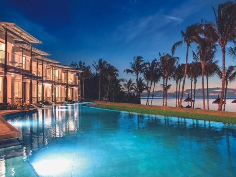 Victoria Beachcomber Resort & Spa For 2