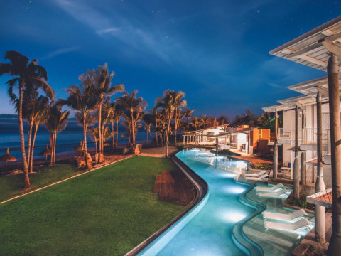 Victoria Beachcomber Resort & Spa For 2