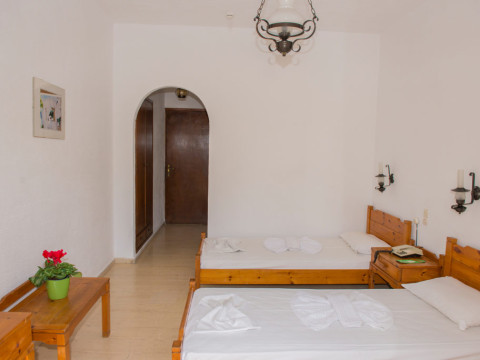 VELISSARIOS HOTEL