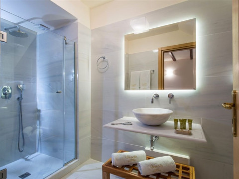 VENETO EXCLUSIVE SUITES