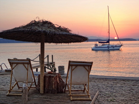 VENUS BEACH HOTEL BUNGALOWS