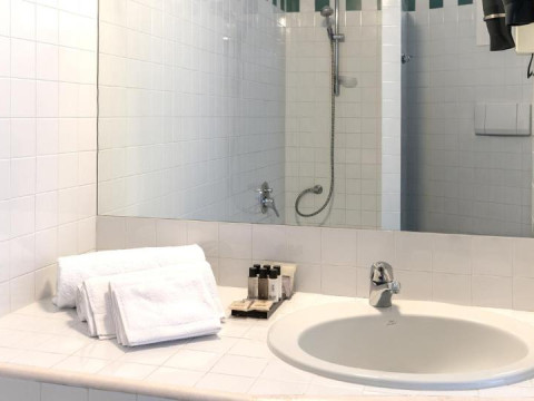 Victoria Palace Hotel