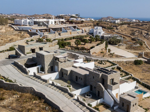 Evi Suites & Villas