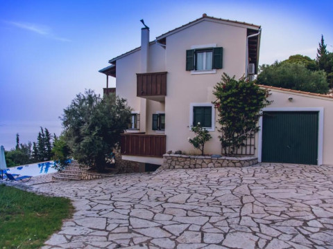 Villa Niriis
