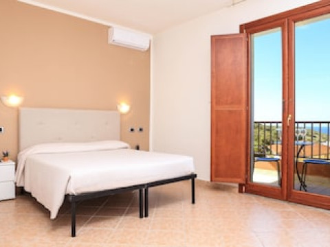 VILLA PIRAS