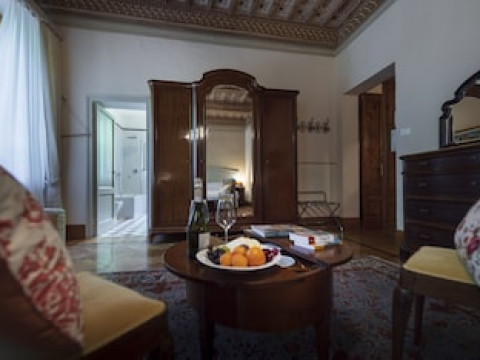 VILLA SCACCIAPENSIERI