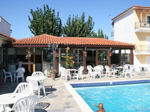 Village Inn Studios and Apartments