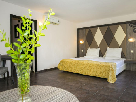 VILLAS ELENITE