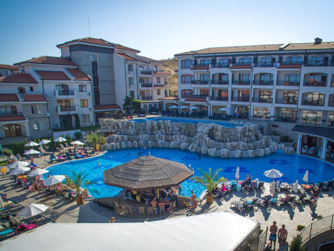 Vineyards Resort