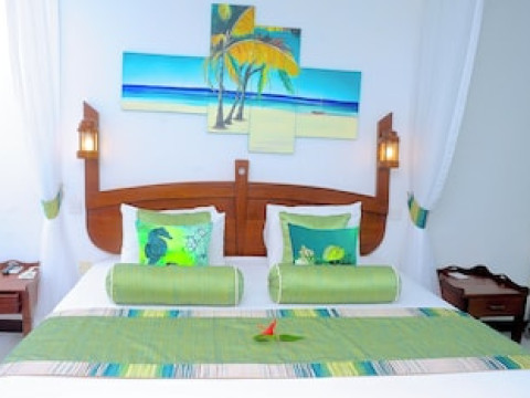 VOYAGER BEACH RESORT
