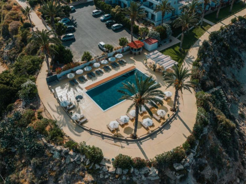 Vrachia Beach Hotel & Suites (Adults Only)