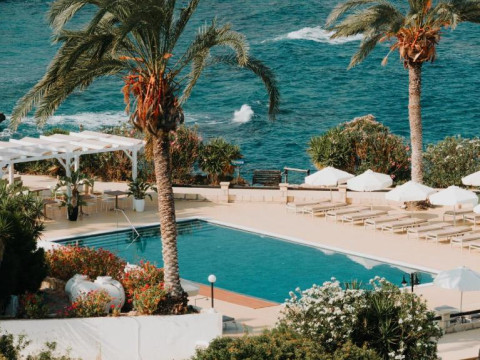 Vrachia Beach Hotel & Suites (Adults Only)