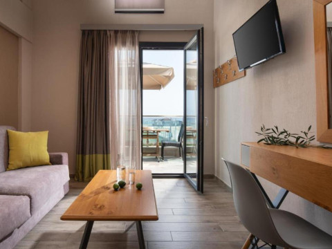 Vrahakia Hotel