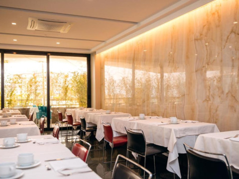 Waldorf Palace Hotel