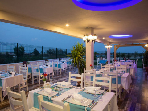 WATER SIDE RESORT SPA 