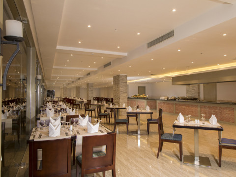 Waves Hotel (ex. Tropitel Waves Hotel )