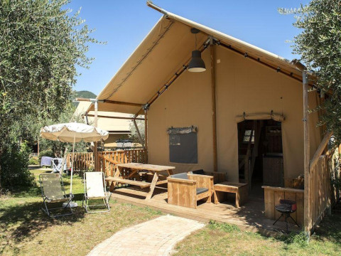 Weekend Glamping Resort