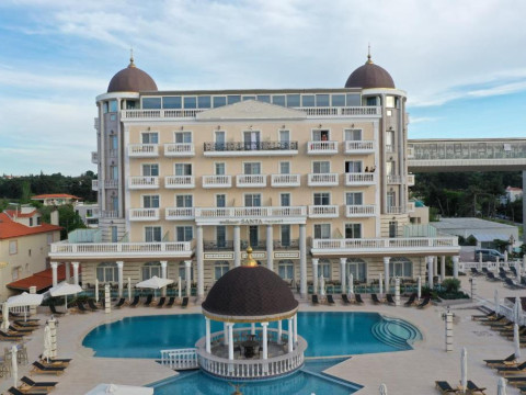 SANTA HOTEL