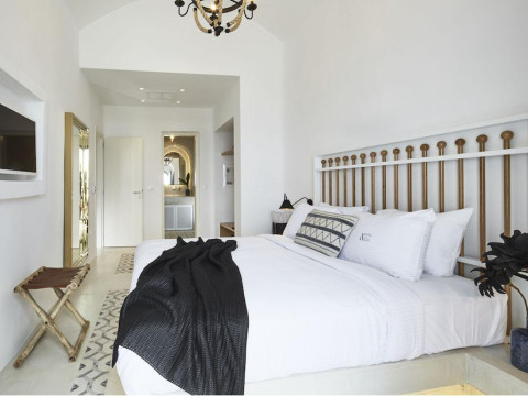 White & Co. La Torre Suites Santorini