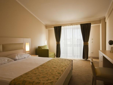 WHITE LILYUM HOTEL