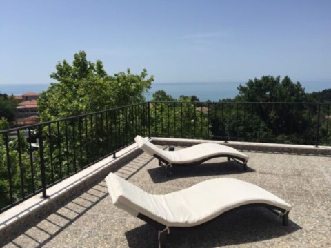 WHITE ROCK CASTLE SUITE HOTEL & WELLNESS CLUB