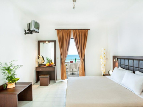 Dolphin Beach Hotel