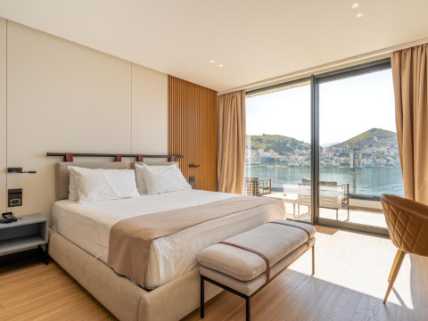 Hotel Yacht Premium
