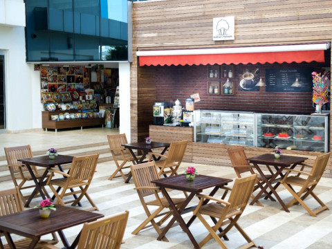 LIVADHIOTIS CITY HOTEL - Program Social