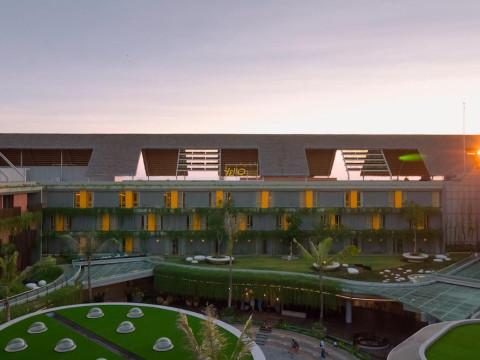 YELLO Hotel Kuta Beachwalk Bali