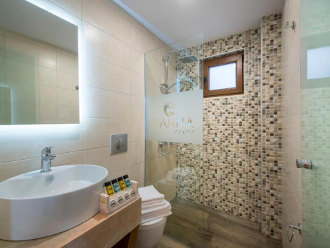 Yianna Caravel Suites