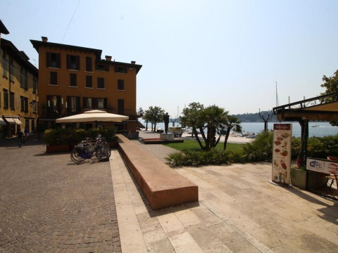 Zanardelli Square
