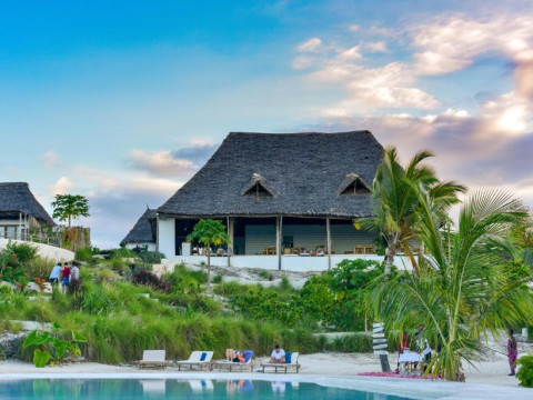 Zanbluu Beach