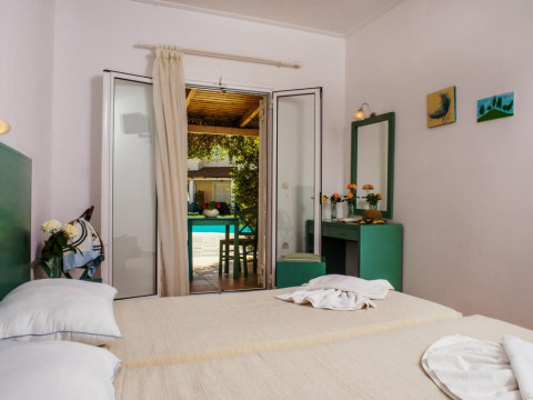 ZEFYROS ECO RESORT