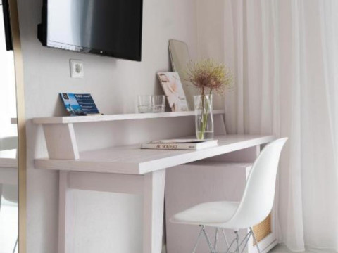 Zoe Hotel