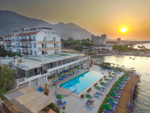 Manolya Hotel