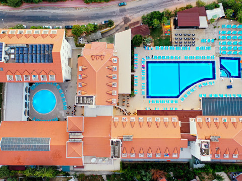 Side Aluna Hotel