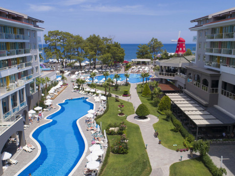 Akra Kemer 
